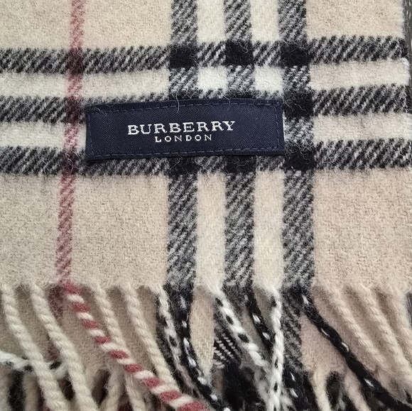 Burberry Classic Check Wool Scarf - Picture 4 of 7